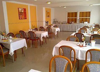 **  Hotel B1 Berlin Niemcy